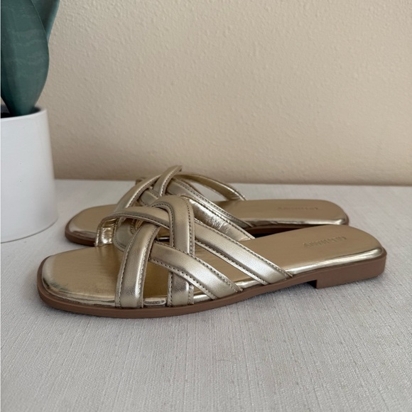 Old Navy Shoes - Old Navy Heritage Metallic Gold Slide Sandals
